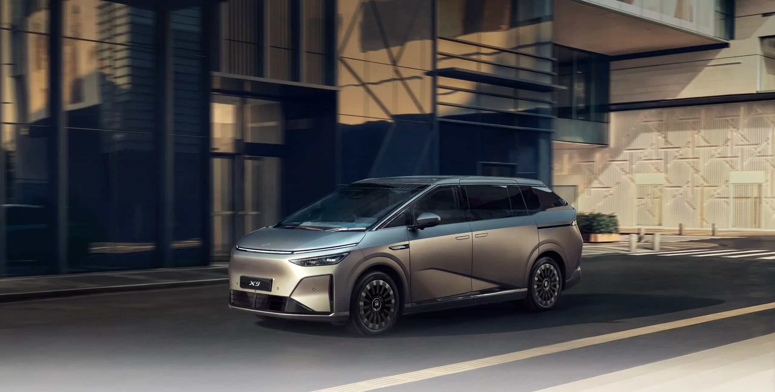XPENG X9 — Յոթատեղանի էլեկտրական MPV — Յոթ նստատեղ